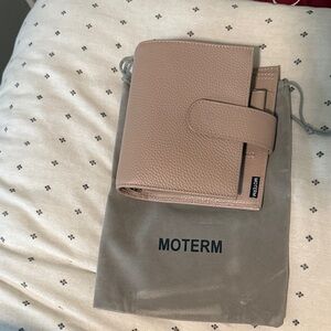 Moterm Pebble Leather Wallet in Taupe